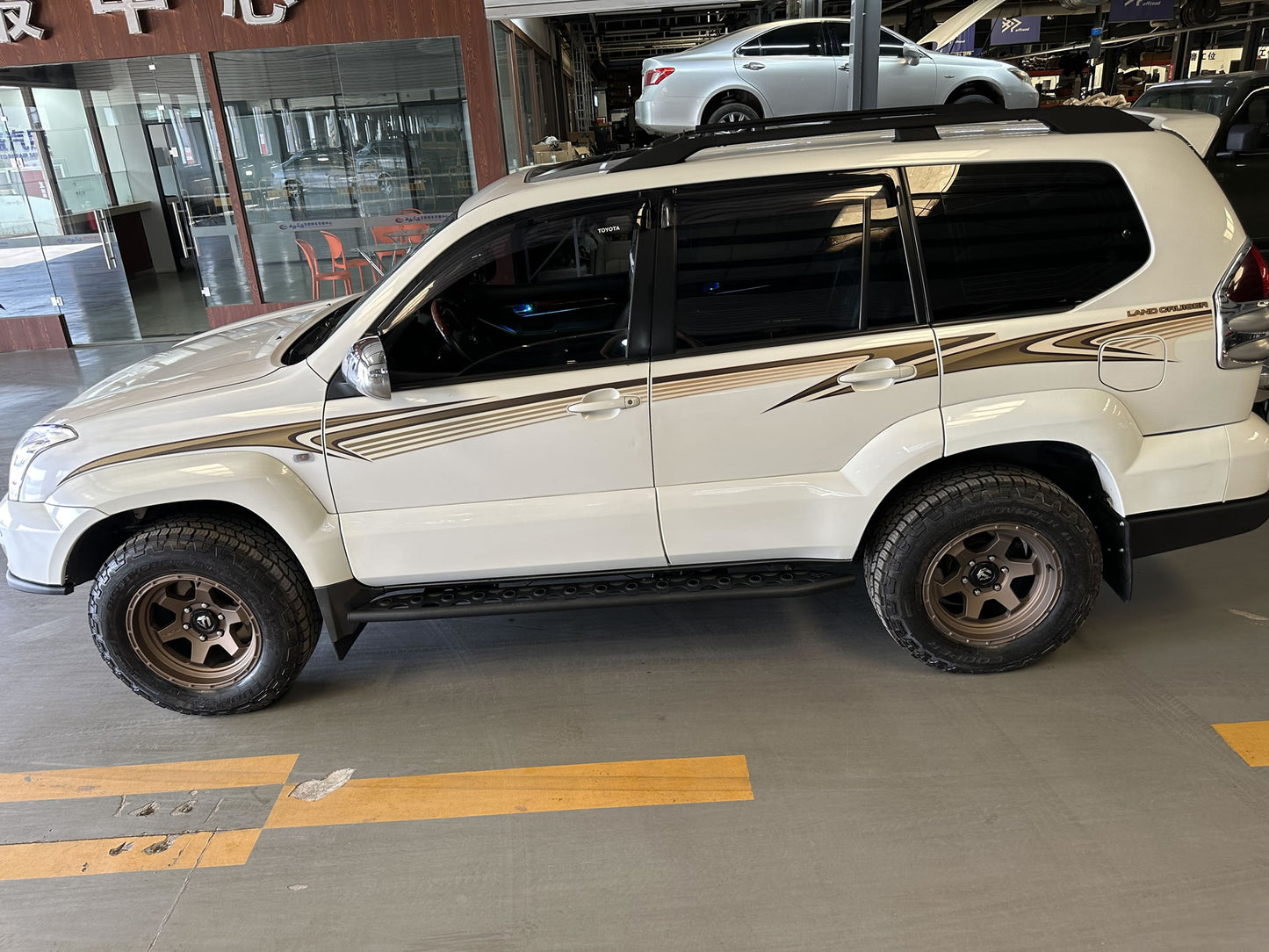 Chromium-molybdenum Side Step For Toyota LC120