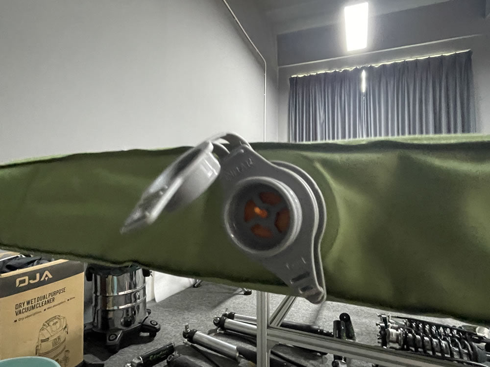 Sleeping pad inflation hole