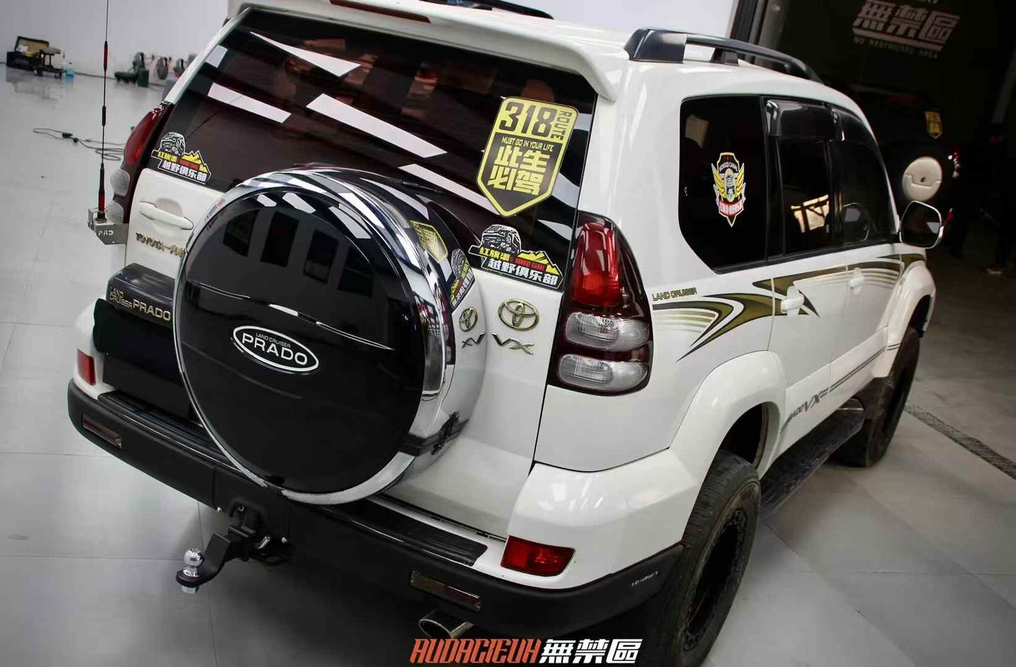 Rear invisible bumper for LC120