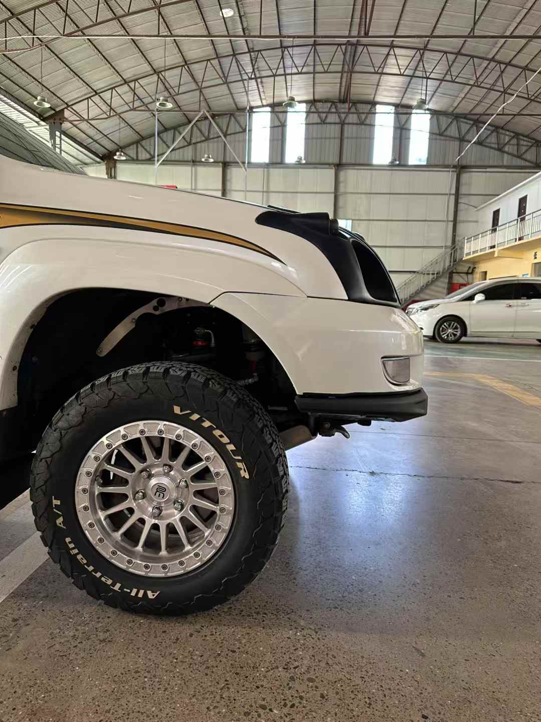 Suitable for LC120 front invisible bumper
