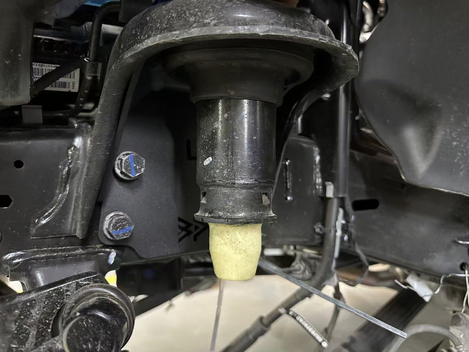 Jeep JK front spring reinforcement