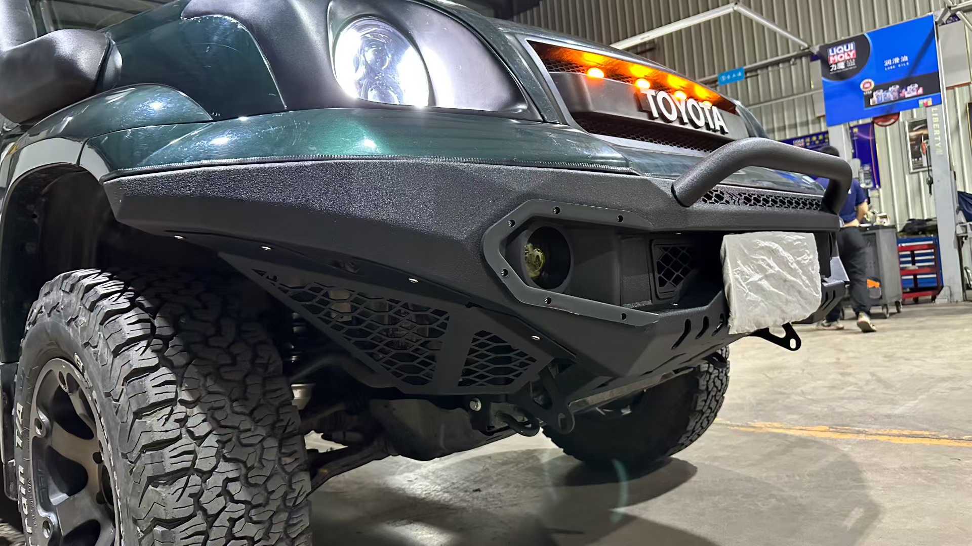 LC120 front bumper with bull bar