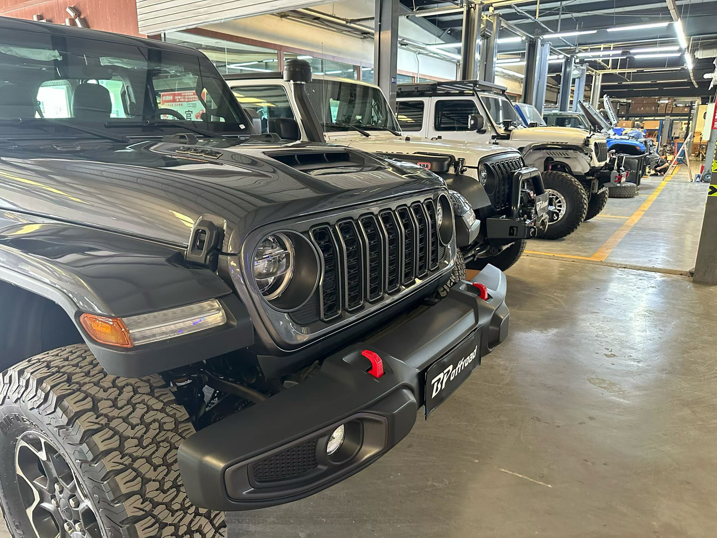 Dry Carbon Fiber Hood with Air Vents for Jeep Wrangler JL/JT & HEMI Swap